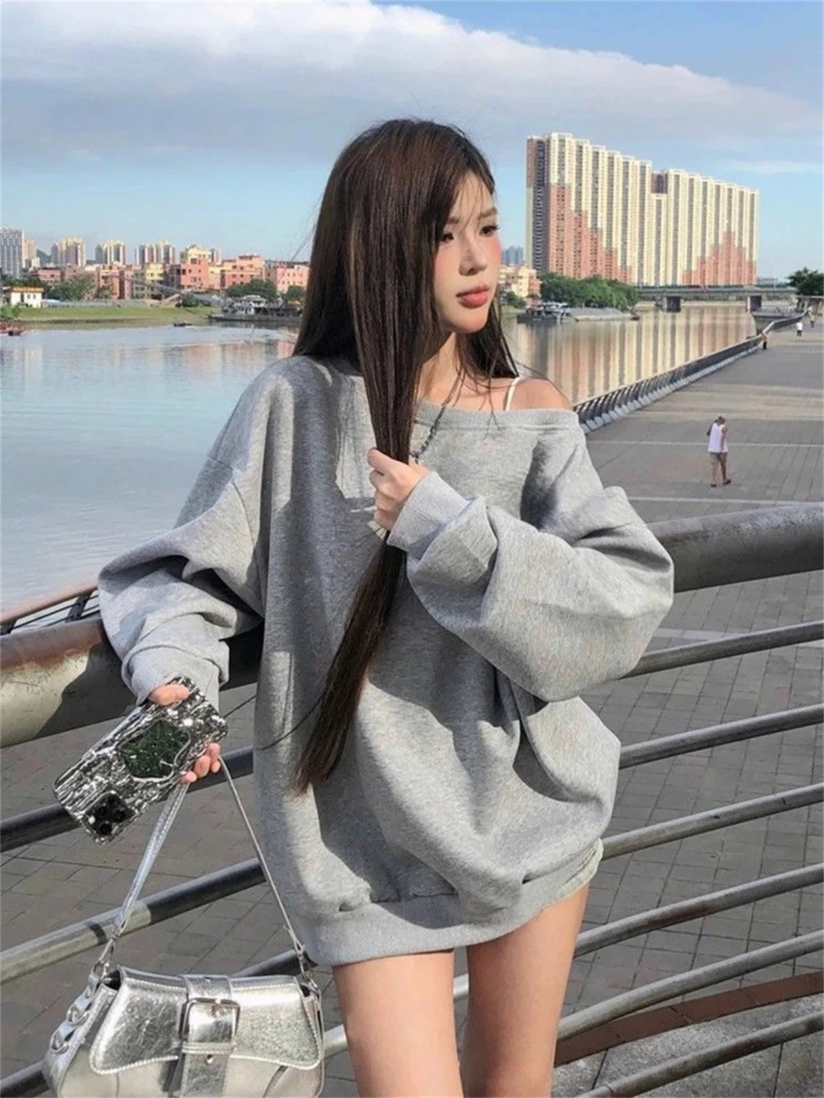 Off-Shoulder Sweatshirt Women's Spring Autumn Loose Minimalist Slimming Temperament Lazy One-Shoulder Top Sleeve Round Trend